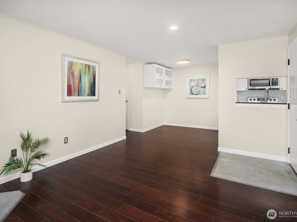 14200 NE 171st Street E105, Woodinville WA 98072