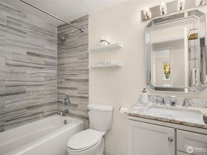 14200 NE 171st Street E105, Woodinville WA 98072