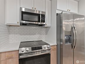 155 S 330th Street D, Federal Way WA 98003