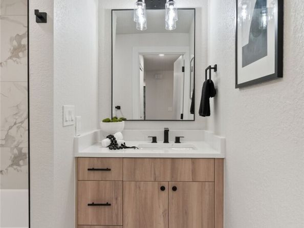 155 S 330th Street D, Federal Way WA 98003