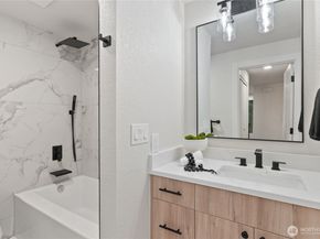 155 S 330th Street D, Federal Way WA 98003