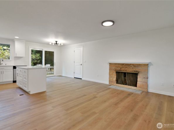 120 NE 166th Street, Shoreline WA 98155