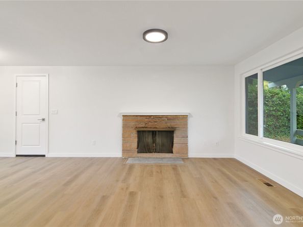 120 NE 166th Street, Shoreline WA 98155