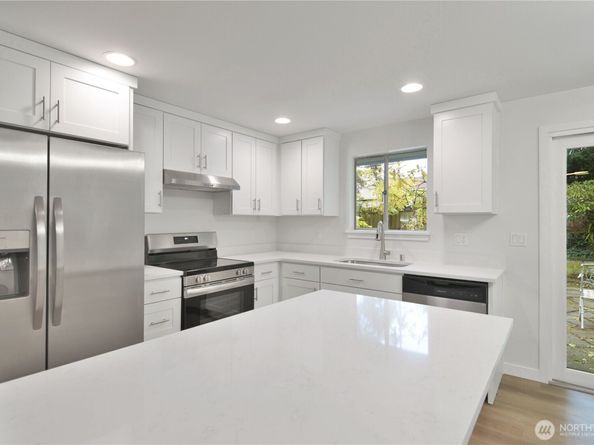 120 NE 166th Street, Shoreline WA 98155