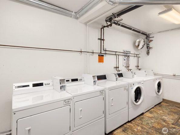 6225 Lake Washington Boulevard NE 208, Kirkland WA 98033