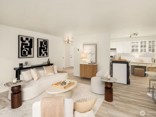 6225 Lake Washington Boulevard NE 208, Kirkland WA 98033