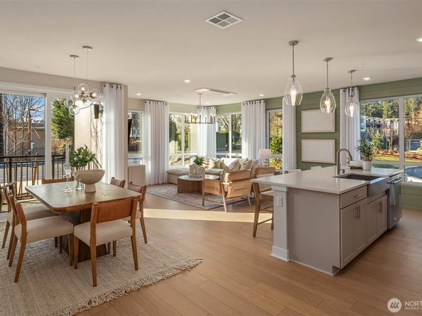 6901 NE 184th Lane 301, Kenmore WA 98028