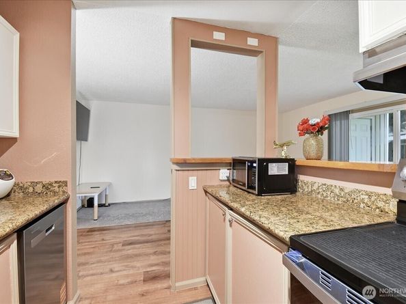 12515 NE 132nd Court A101, Kirkland WA 98034