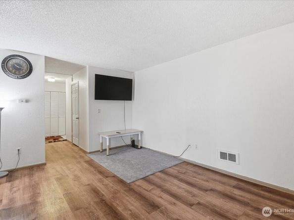 12515 NE 132nd Court A101, Kirkland WA 98034