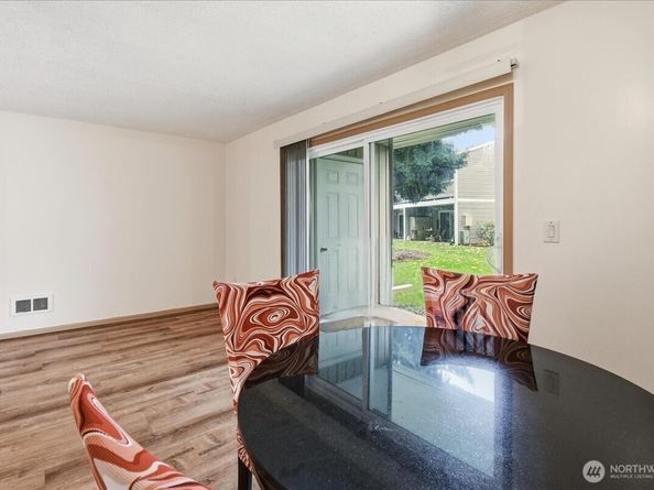 12515 NE 132nd Court A101, Kirkland WA 98034