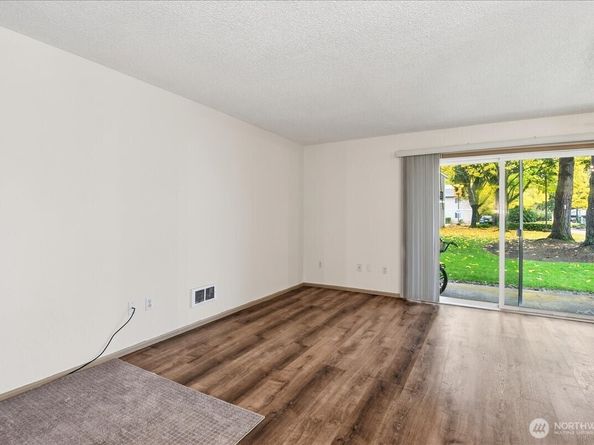 12515 NE 132nd Court A101, Kirkland WA 98034