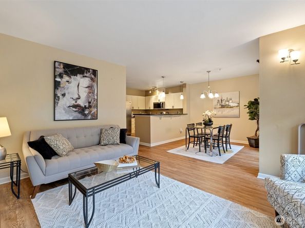 900 Aurora Avenue N 204, Seattle WA 98109