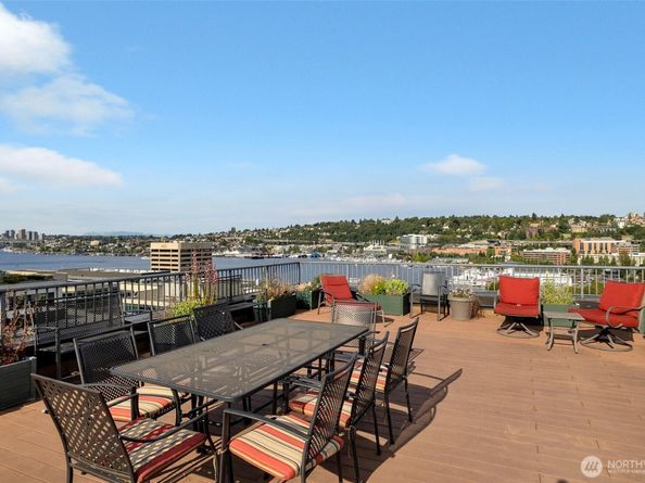 900 Aurora Avenue N 204, Seattle WA 98109