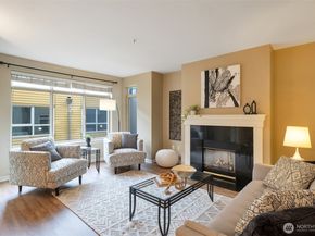 900 Aurora Avenue N 204, Seattle WA 98109