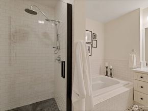 900 Aurora Avenue N 204, Seattle WA 98109