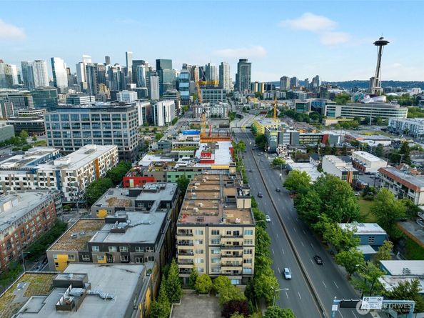 900 Aurora Avenue N 204, Seattle WA 98109