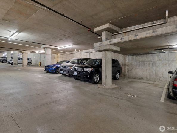 900 Aurora Avenue N 204, Seattle WA 98109