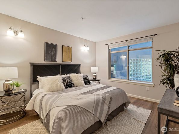 900 Aurora Avenue N 204, Seattle WA 98109