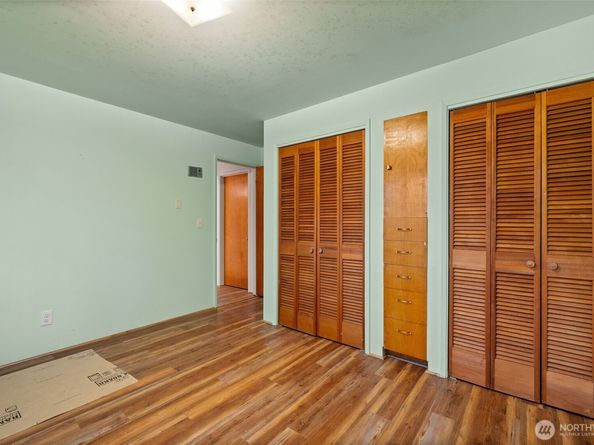 16051 SE 16th Street, Bellevue WA 98008