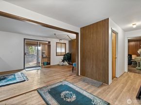 16051 SE 16th Street, Bellevue WA 98008