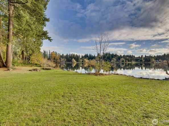 16051 SE 16th Street, Bellevue WA 98008