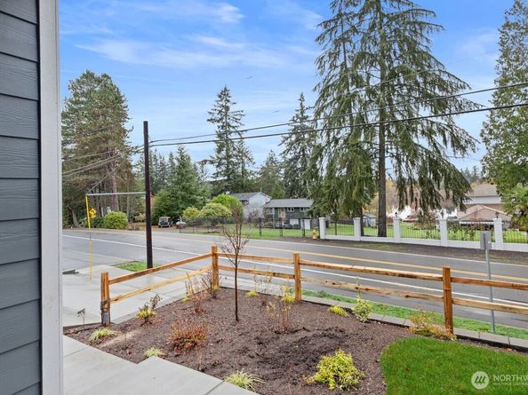 1720 S Lake Stickney Drive, Lynnwood WA 98087