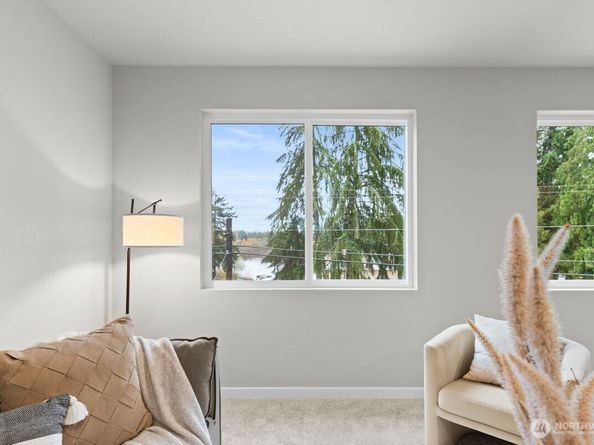 1720 S Lake Stickney Drive, Lynnwood WA 98087