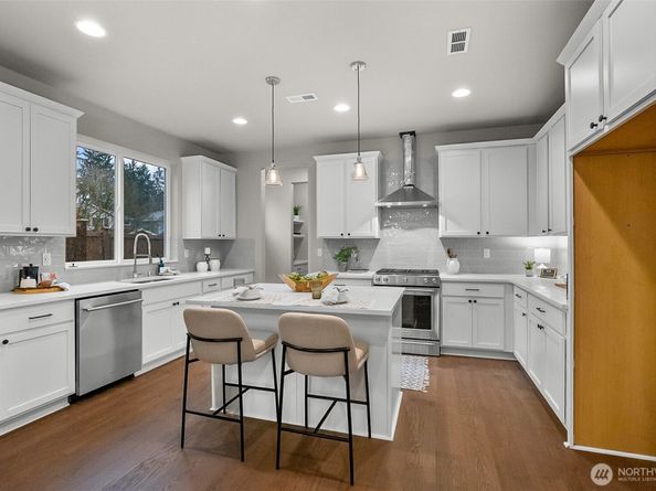 1720 S Lake Stickney Drive, Lynnwood WA 98087