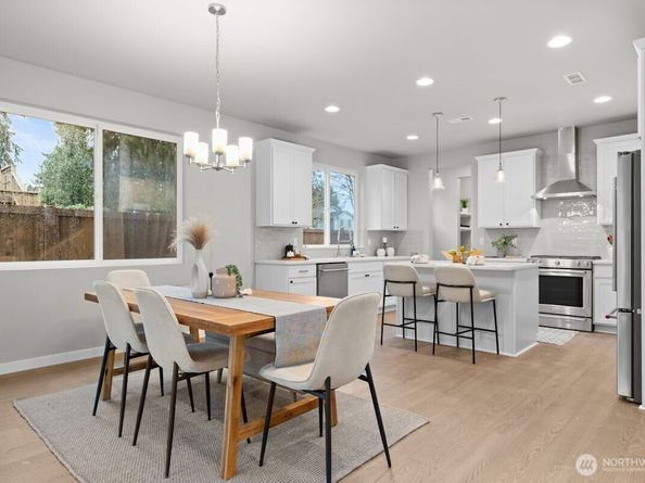 1720 S Lake Stickney Drive, Lynnwood WA 98087