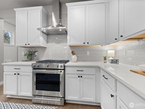 1720 S Lake Stickney Drive, Lynnwood WA 98087