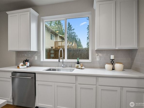 1720 S Lake Stickney Drive, Lynnwood WA 98087