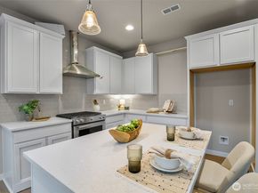 1720 S Lake Stickney Drive, Lynnwood WA 98087