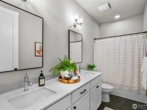 1720 S Lake Stickney Drive, Lynnwood WA 98087