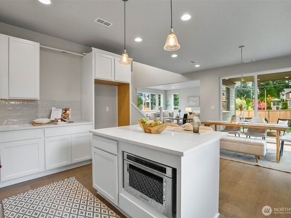 1720 S Lake Stickney Drive, Lynnwood WA 98087