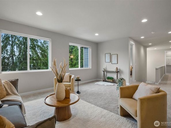 1720 S Lake Stickney Drive, Lynnwood WA 98087