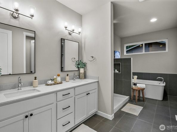 1720 S Lake Stickney Drive, Lynnwood WA 98087