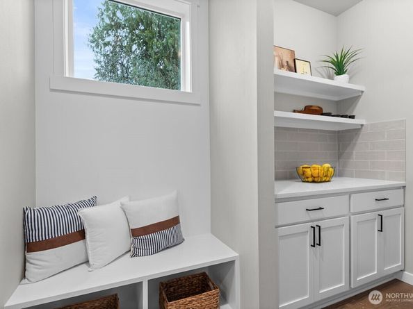 1720 S Lake Stickney Drive, Lynnwood WA 98087