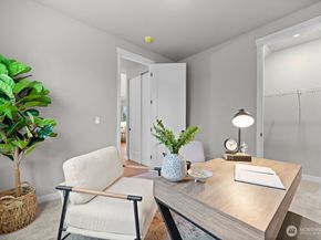 1720 S Lake Stickney Drive, Lynnwood WA 98087