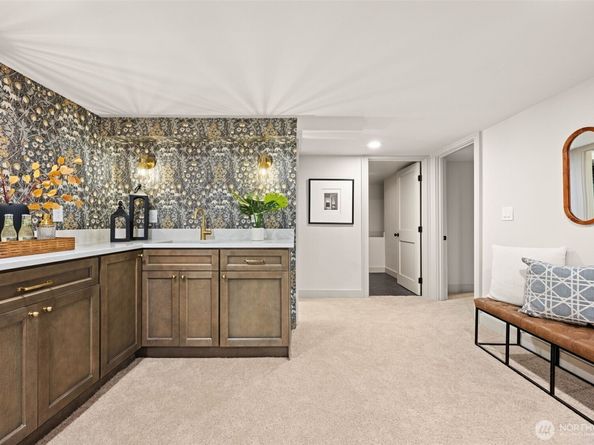 6317 14th Avenue NE, Seattle WA 98115