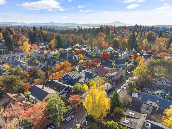 6317 14th Avenue NE, Seattle WA 98115