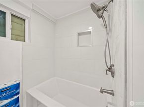 304 S 213th Street, Des Moines WA 98198