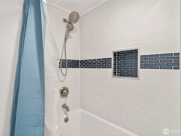 304 S 213th Street, Des Moines WA 98198