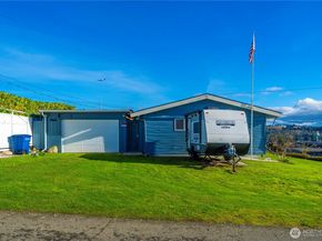 304 S 213th Street, Des Moines WA 98198