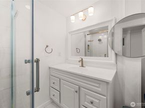 304 S 213th Street, Des Moines WA 98198