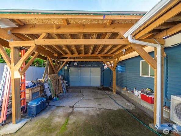 304 S 213th Street, Des Moines WA 98198