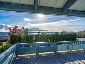 304 S 213th Street, Des Moines WA 98198