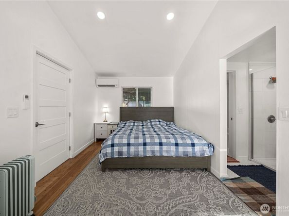 304 S 213th Street, Des Moines WA 98198