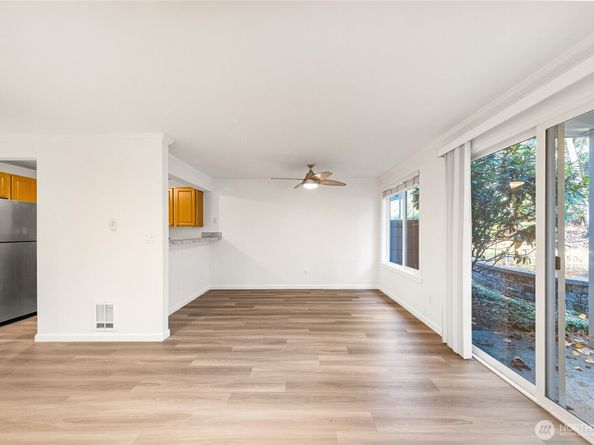 10026 NE 127th Place D117, Kirkland WA 98034