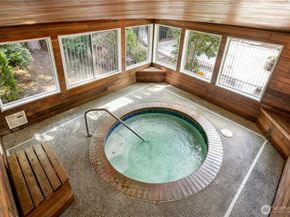 10026 NE 127th Place D117, Kirkland WA 98034