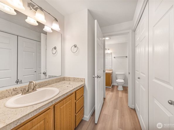 10026 NE 127th Place D117, Kirkland WA 98034